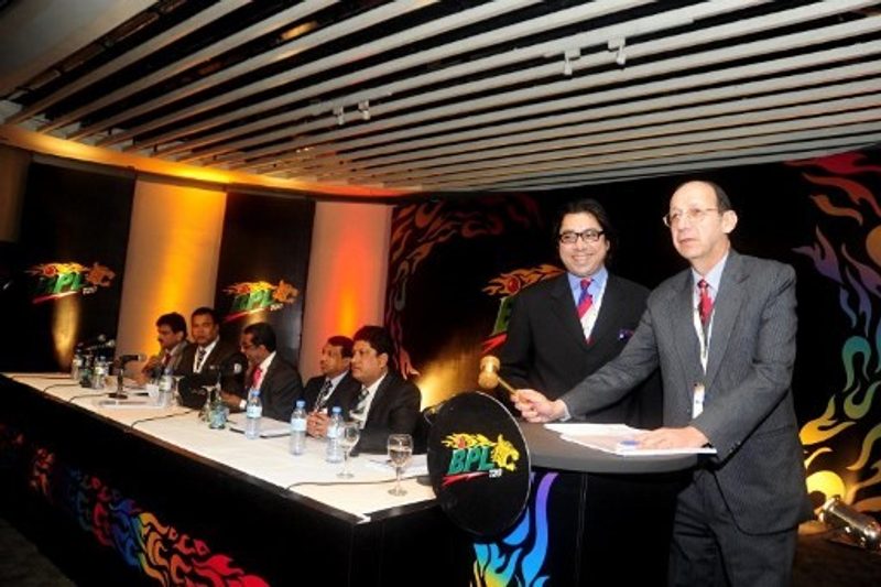 Bangladesh cricket “court” expels gamblers from stadium