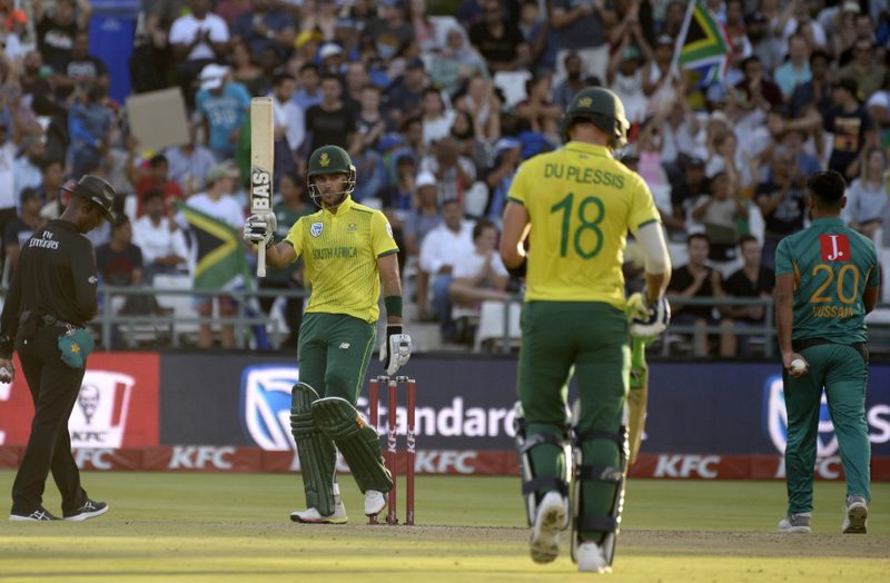 Du Plessis, Hendricks end Pakistan winning streak