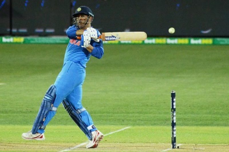 India hails Dhoni the finisher
