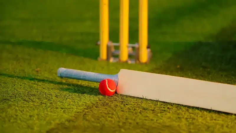 Curran and Cox power Invincibles to victory in The Hundred Men’s clash