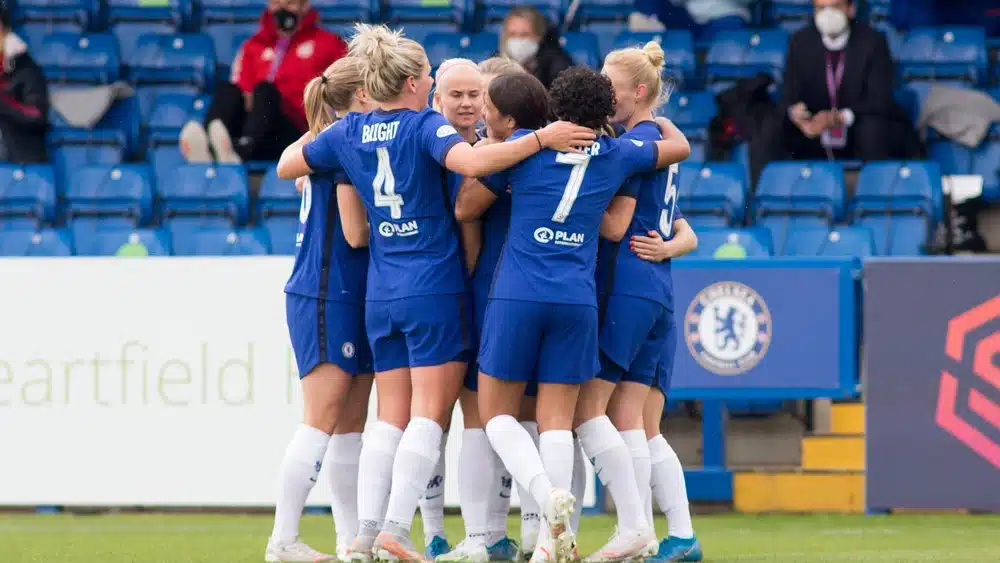 Chelsea secures WSL top spot after 1-0 win vs Leicester