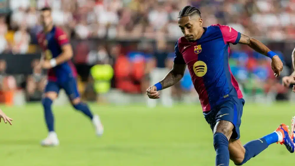 Barcelona maintain unbeaten run with 3–1 win over Oviedo